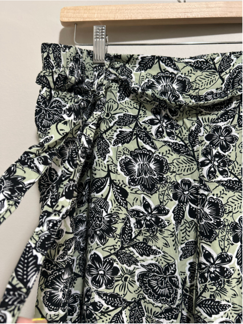 Wide Leg Pants Green Black Floral Print - Picture 5 of 11
